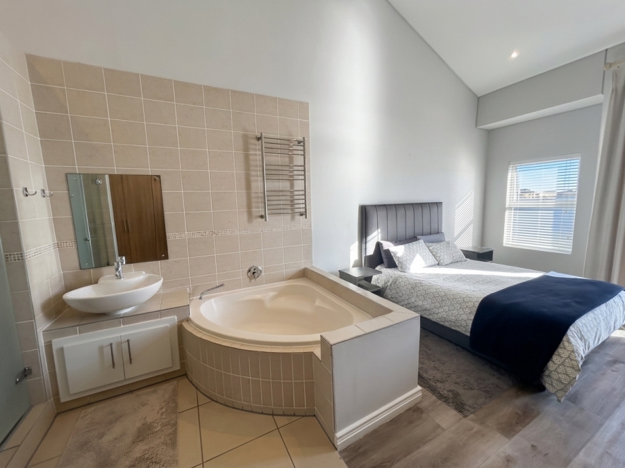 To Let 3 Bedroom Property for Rent in Big Bay Western Cape